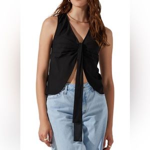 ASTR THE LABEL-Pleated Sleeveless Top